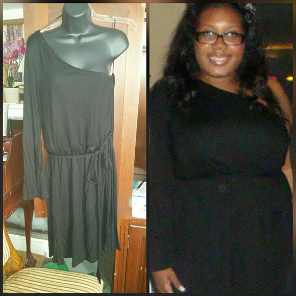 H&M Dresses & Skirts - H&M one-sleeve black dress